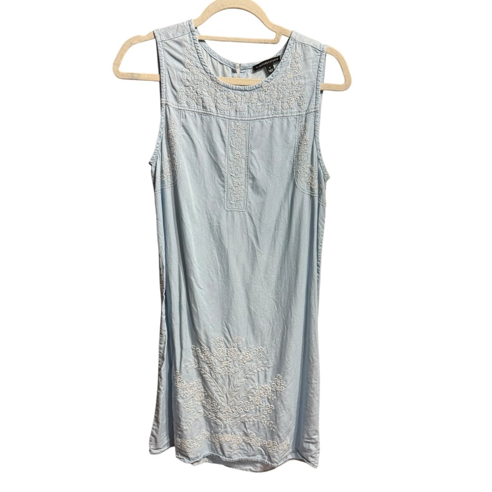 Vintage Chambray Boho Shift Dress Delicate Floral Embroidery Cottage Sz S